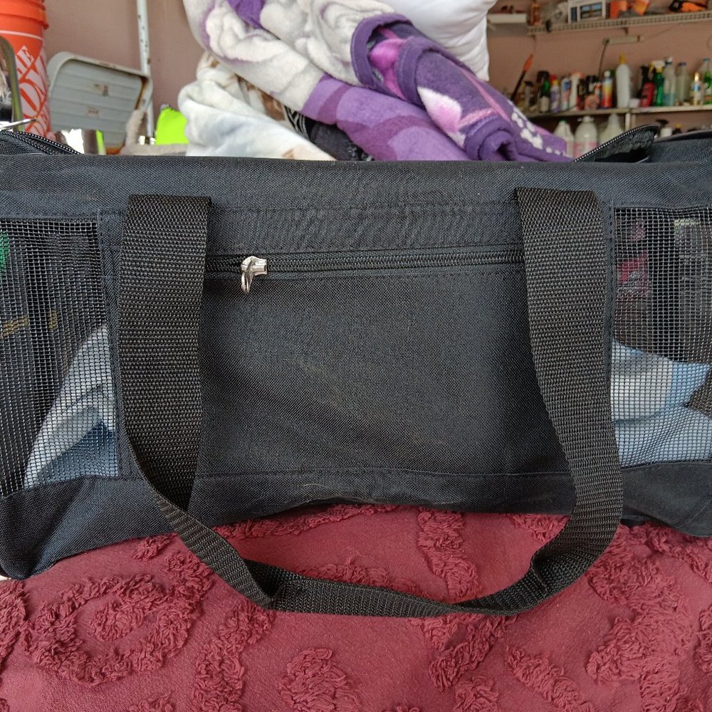 Like new pet carriers small
